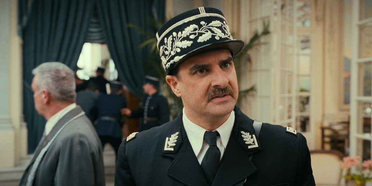 Grégory Montel as Philipe Frot
