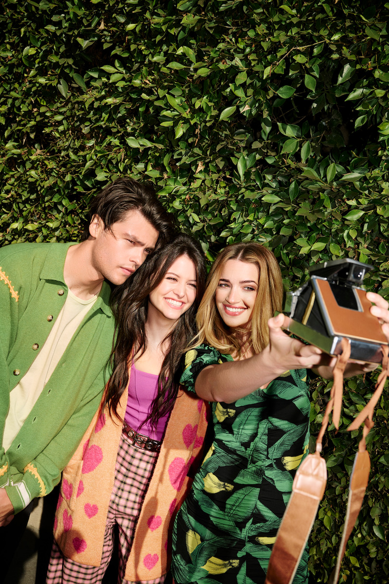 Bask in These Sun-Kissed Snaps of the ‘Ginny & Georgia’ Cast