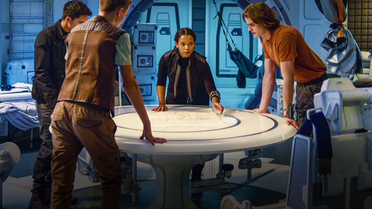 Lost in Space - Comparing to the Original - Netflix