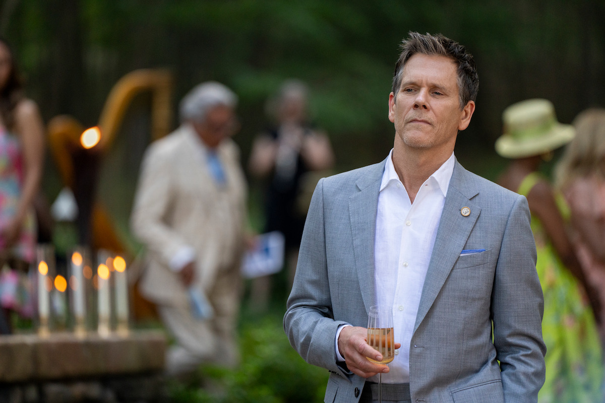 Kevin Bacon as Peter Kell in ‘Sirens.’