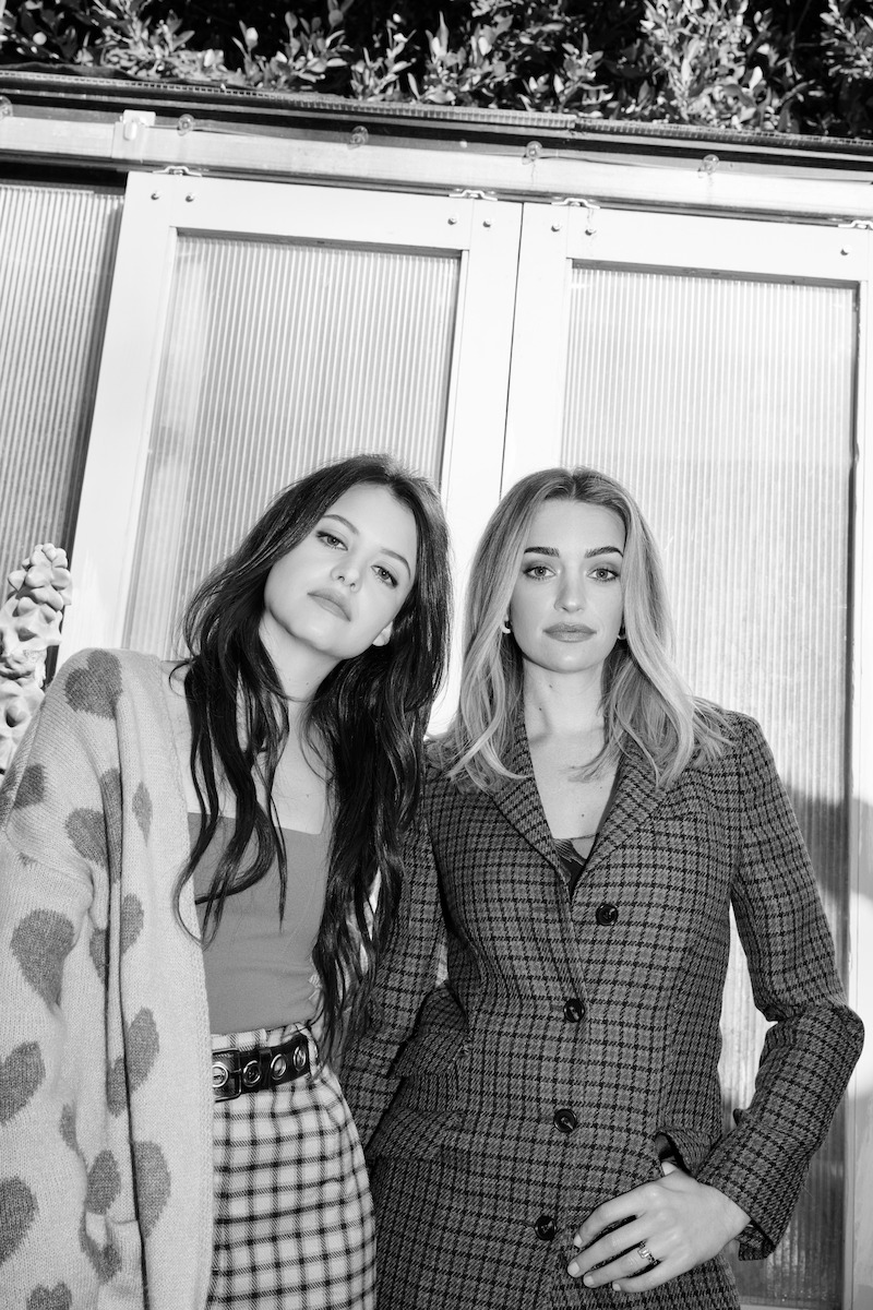 Bask in These Sun-Kissed Snaps of the ‘Ginny & Georgia’ Cast