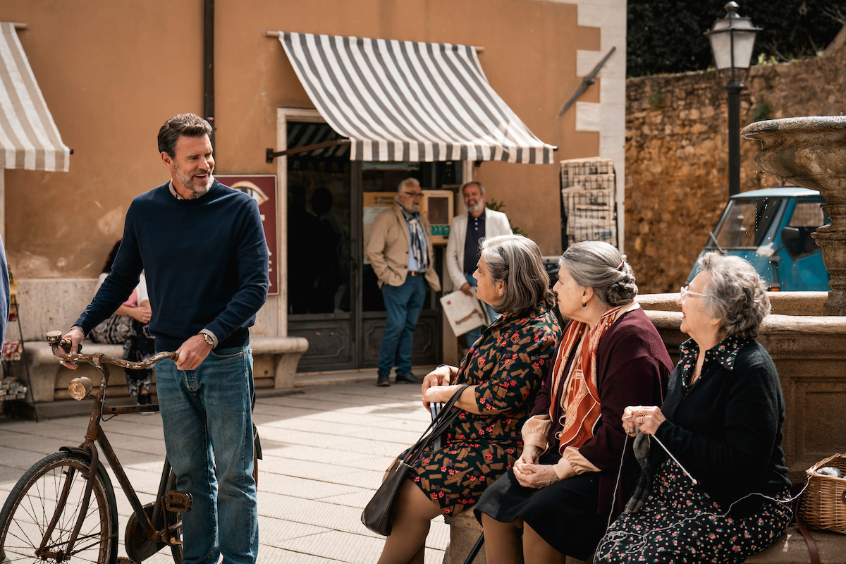 Scott Foley as Eric in ‘La Dolce Villa’