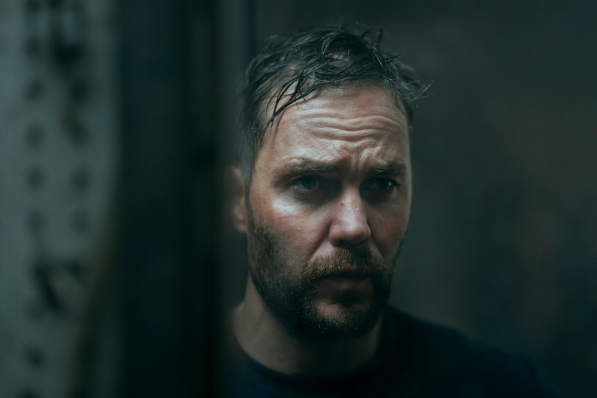 Taylor Kitsch as Glen Kryger in ‘Painkiller’ Season 1.