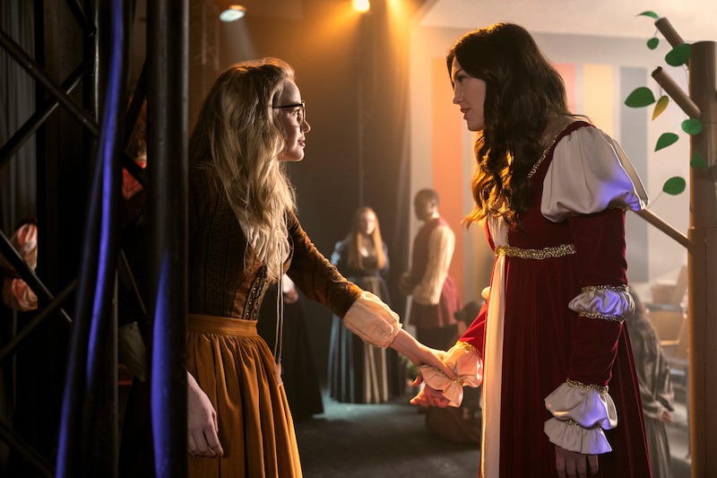 Roan Curtis as Young Kate and Ali Skovbye as Young Tully in Season 2 of Firefly Lane.