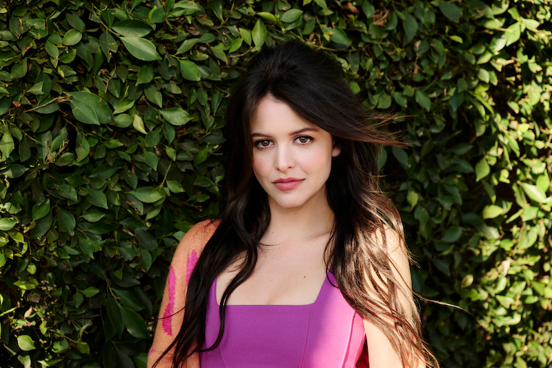 Bask in These Sun-Kissed Snaps of the ‘Ginny & Georgia’ Cast
