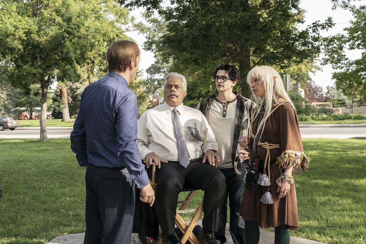 Saul and the college film students prepare one of their actors. 