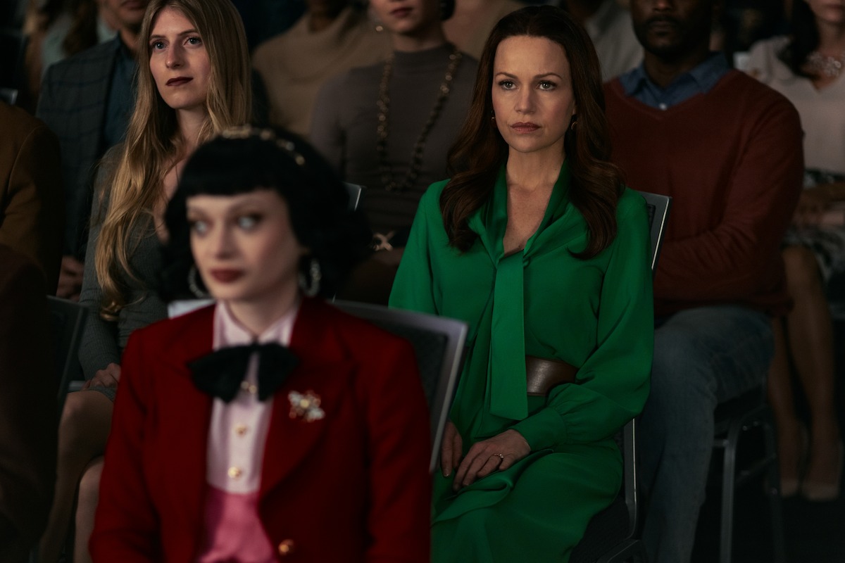 Ruth Codd as Juno Usher, Carla Gugino as Verna in Episode 106 of ‘The Fall of the House of Usher’
