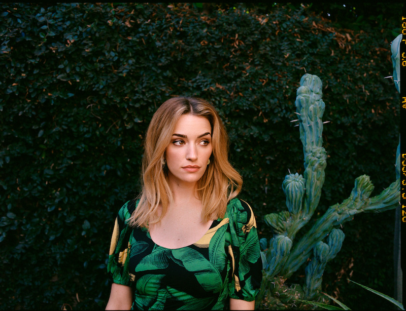 Bask in These Sun-Kissed Snaps of the ‘Ginny & Georgia’ Cast