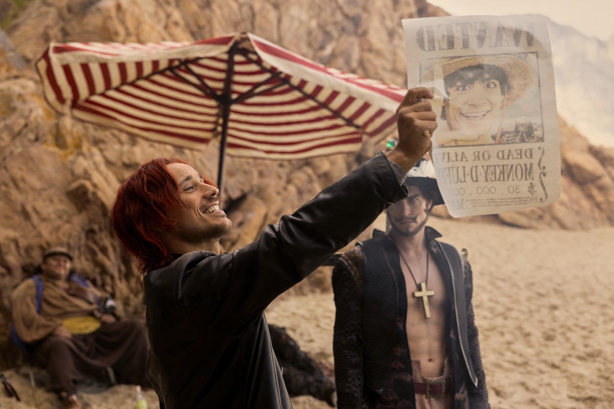 Peter Gadiot as Shanks, Steven Ward as Mihawk in Season 1 of ‘One Piece’