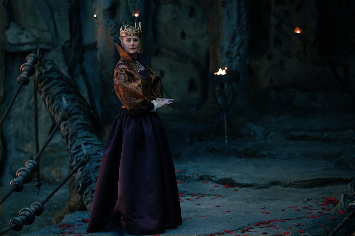 Robin Wright as Queen Isabelle in ‘Damsel’.