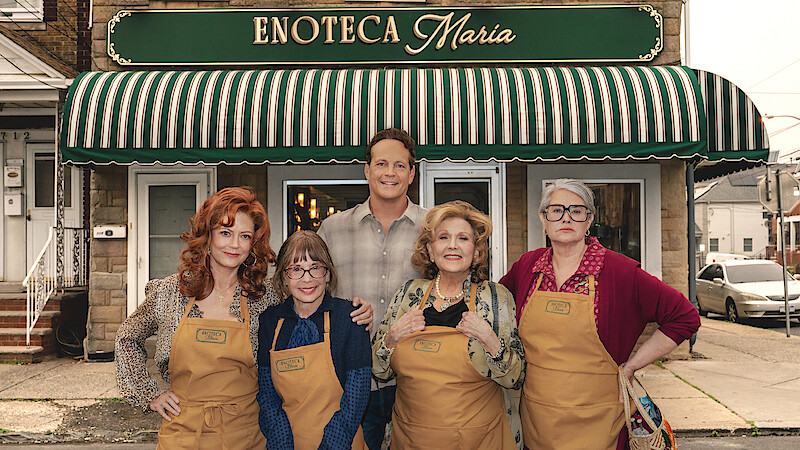 Susan Sarandon as Gia, Talia Shire as Teresa, Vince Vaughn as Joe Scaravella, Brenda Vaccaro as Antonella, and Lorraine Bracco as Roberta in Nonnas.
