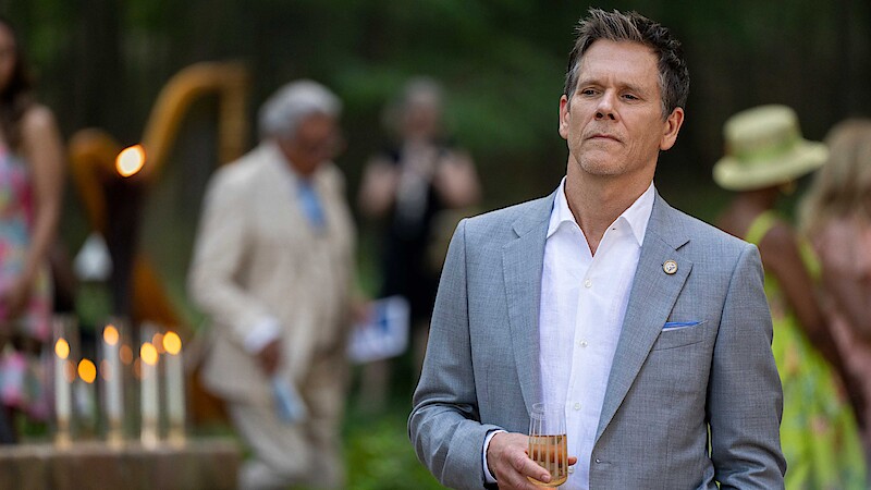 Kevin Bacon as Peter Kell in 'Sirens.'