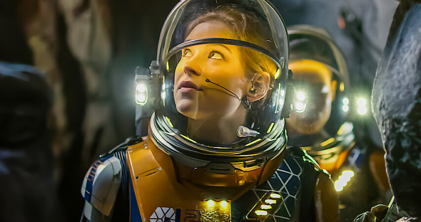 Mina Sundwall in 'Lost in Space'