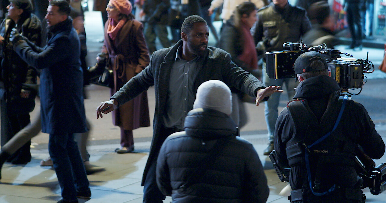 Idris Elba on set as John Luther.