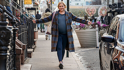 Amy Schumer as Lainy in 'Kinda Pregnant'.