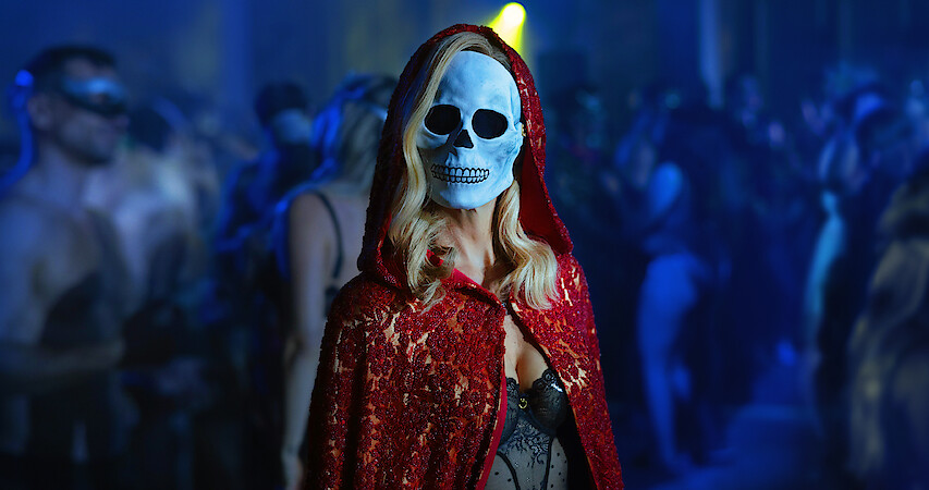 Carla Gugino as Verna in episode 102 of The Fall of the House of Usher.
