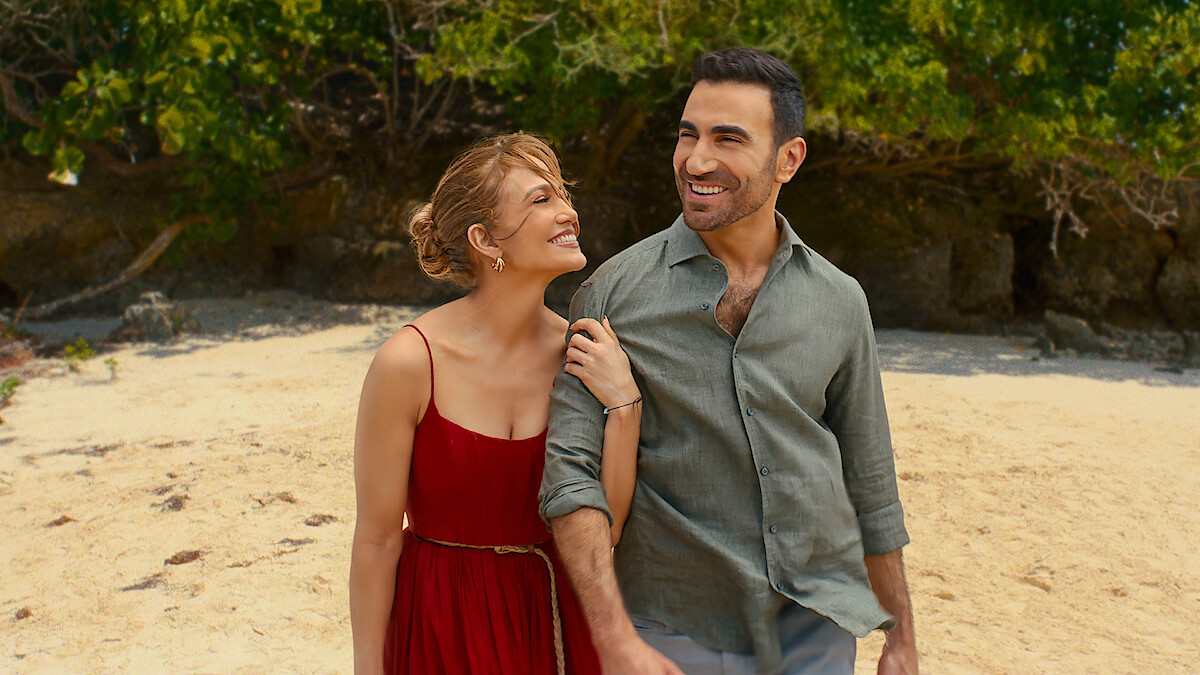 Jennifer Lopez and Brett Goldstein in 'Office Romance'