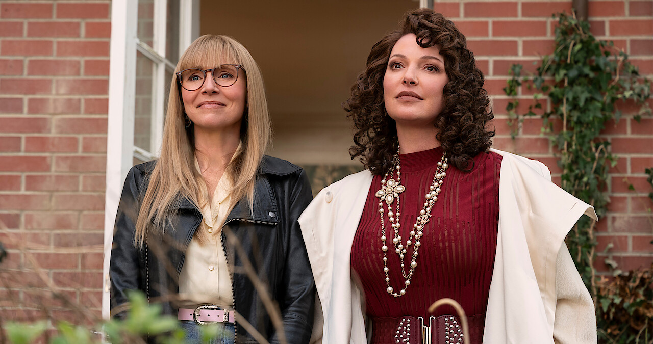 Sarah Chalke and Katherine Heigl star in 'Firefly Lane'