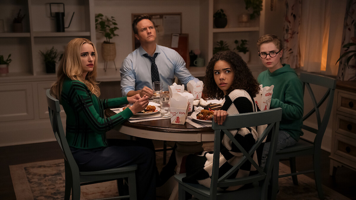 Brianne Howey as Georgia Miller, Scott Porter as Paul, Antonia Gentry as Ginny Miller, Diesel La Torraca as Austin Miller in 'Ginny & Georgia' Season 3