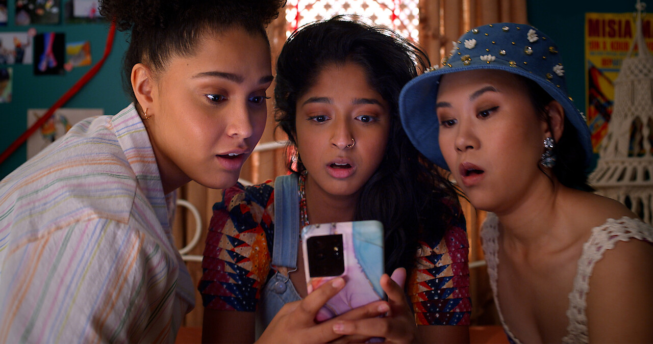 Lee Rodriguez, Maitreyi Ramakrishnan, and Ramona Young in Never Have I Ever.