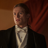 Sam Reid as Lestat Du Lioncourt wears a tuxedo in Season 1 of 'Interview with the Vampire.'
