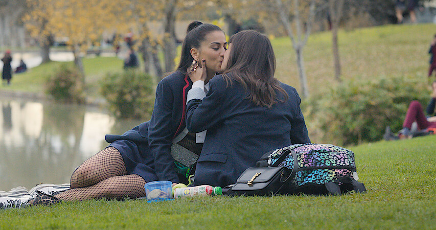 Besos, Bebés! These Are the 100 Most Elite ‘Elite’ Kisses 