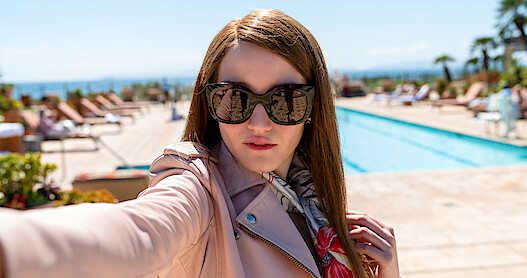 ‘Inventing Anna’ Takes on the Era of the Girlboss
