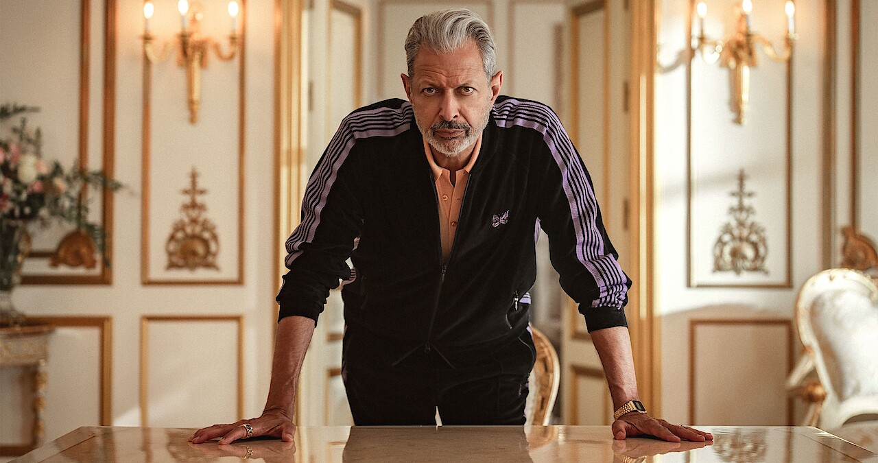 Jeff Goldblum as Zeus wears a tracksuit in season 1 of 'Kaos'
