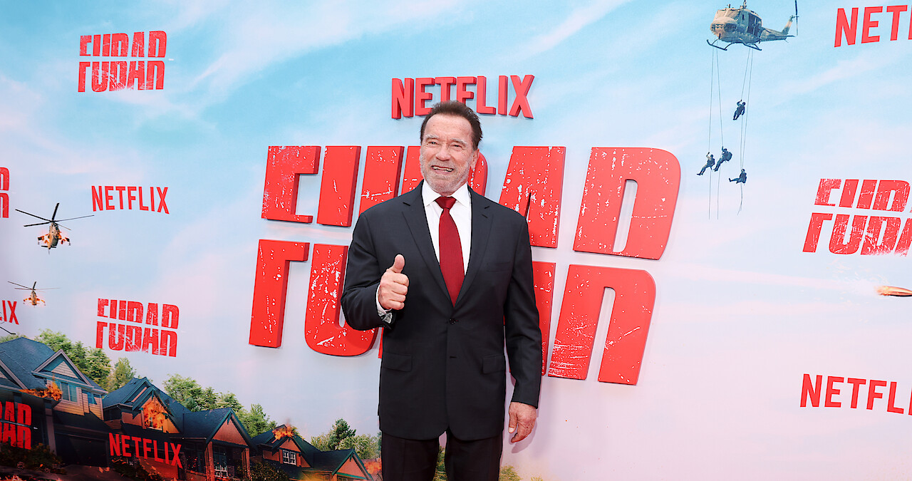 Arnold Schwarzenegger at the FUBAR red carpet premiere.