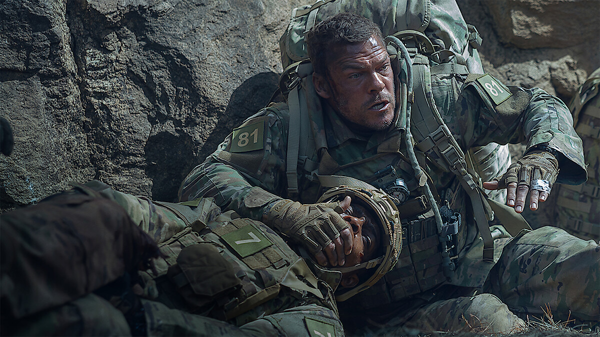 Alan Ritchson in War Marchine