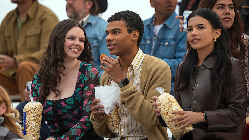 My Life with the Walter Boys. (L to R) Ellie O’Brien as Grace, Jaylan Evans as Skylar, Nikki Rodriguez as Jackie in episode 207 of My Life with the Walter Boys. Cr. David Brown/Netflix © 2025