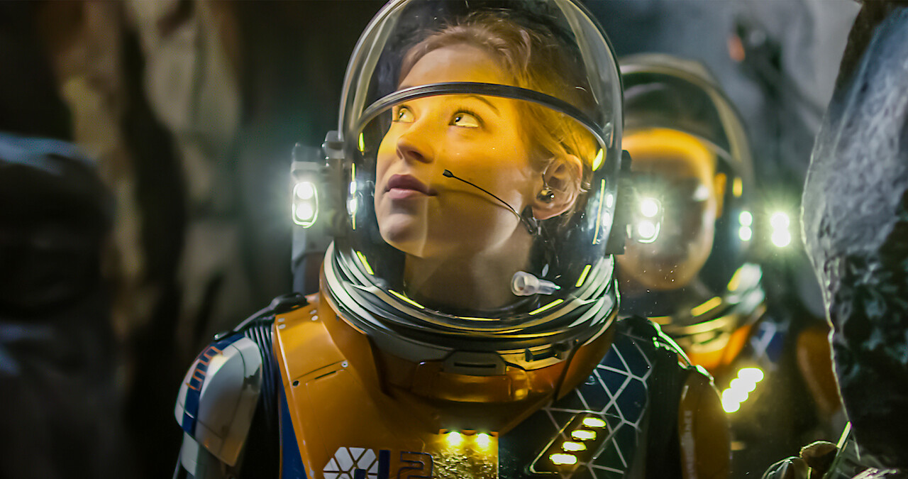 Mina Sundwall in 'Lost in Space'