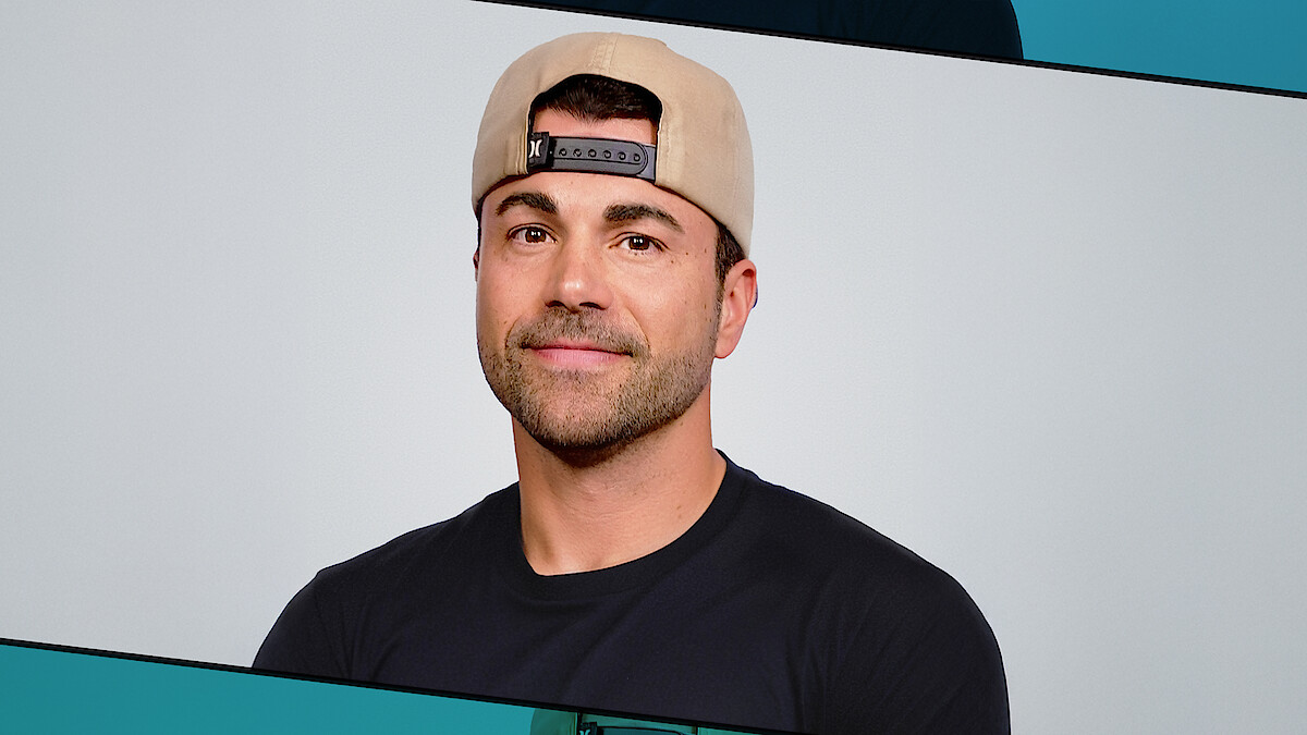 Headshot of Mark Rober