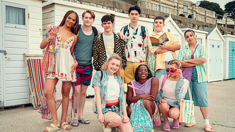 The cast of Heartstopper Season 3 playfully pose together. 