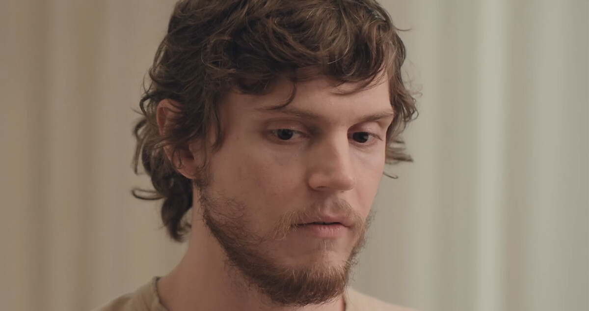 Evan Peters Delves into ‘DAHMER - Monster: The Jeffrey Dahmer Story’
