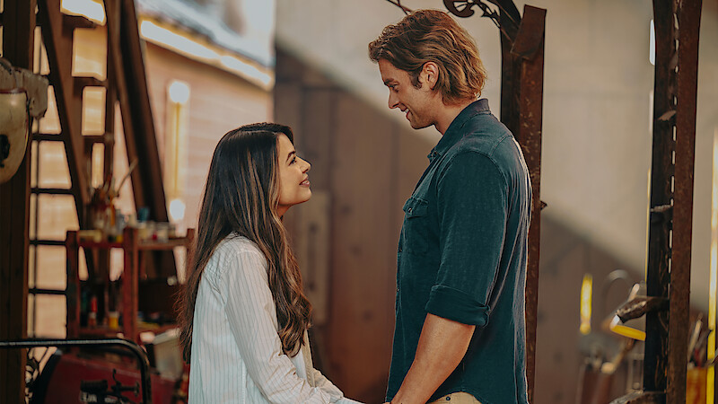 The Wrong Paris. (L to R) Miranda Cosgrove as Dawn and Pierson Fodé as Trey in The Wrong Paris. Cr. Diyah Pera/Netflix © 2024