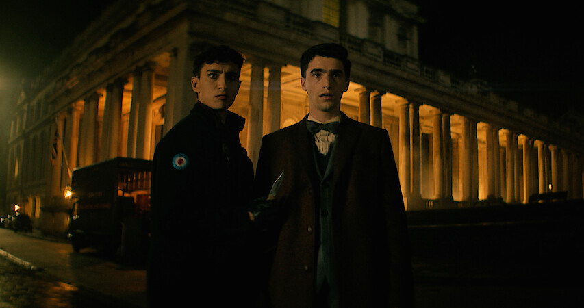 Dead Boy Detectives Watch the First 5 Minutes of Episode 1