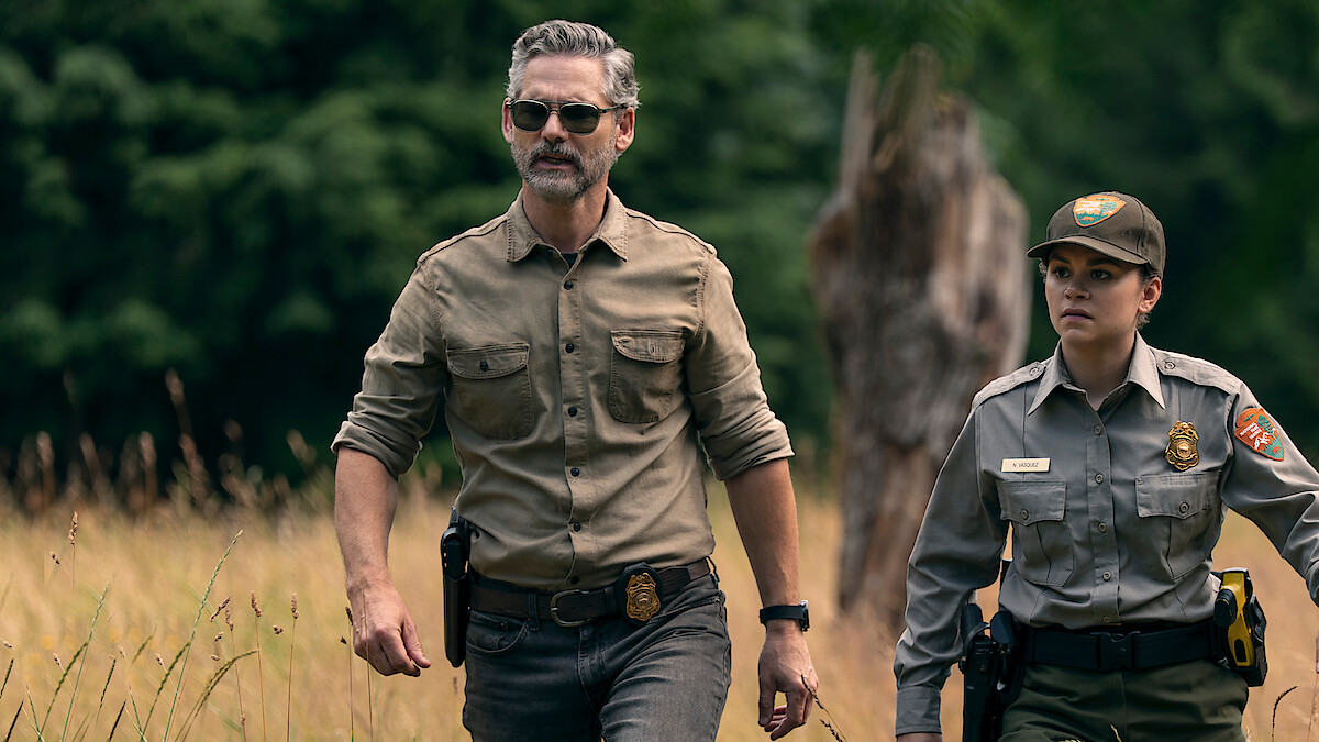 Untamed. (L to R) Eric Bana as Kyle Turner, Lily Santiago as Naya Vasquez in episode 102 of Untamed. Cr. Ricardo Hubbs/Netflix © 2025