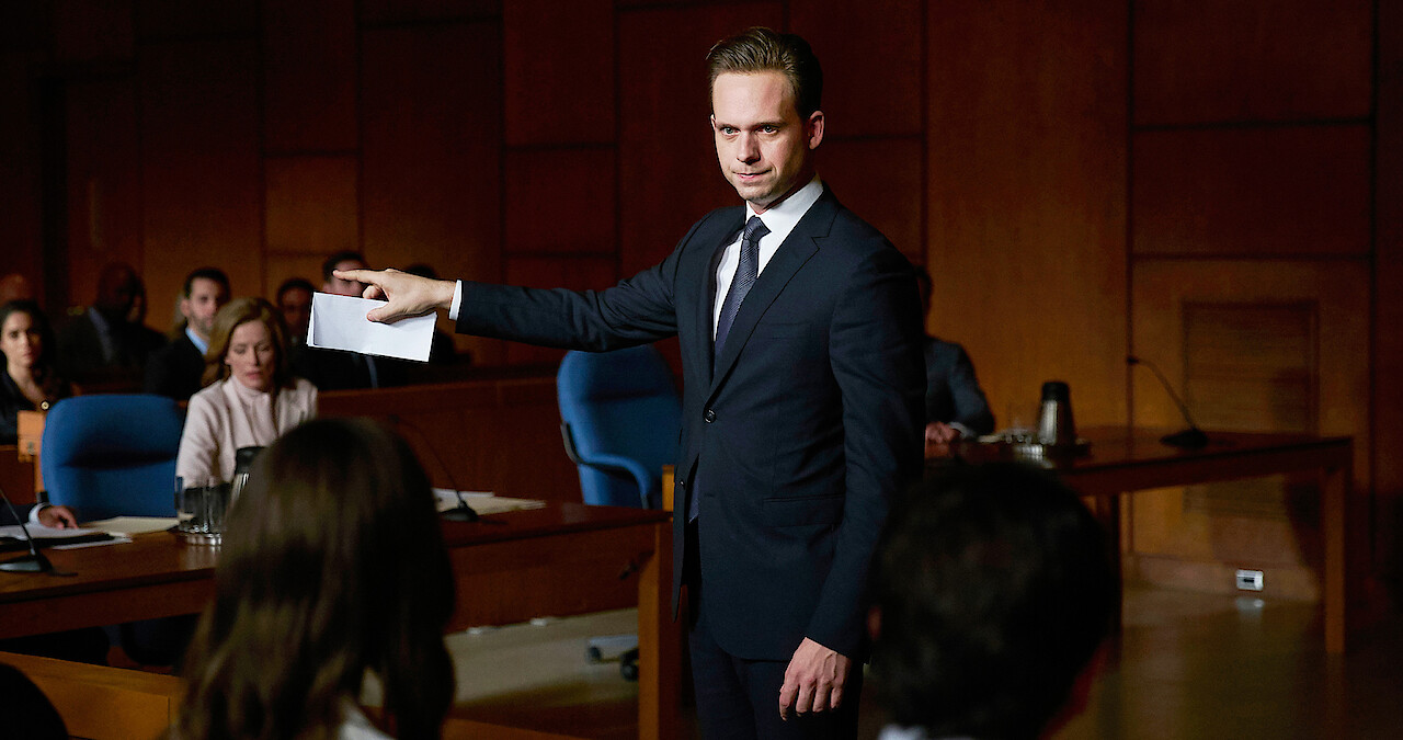 Patrick J. Adams as Mike Ross in Suits Season 5.