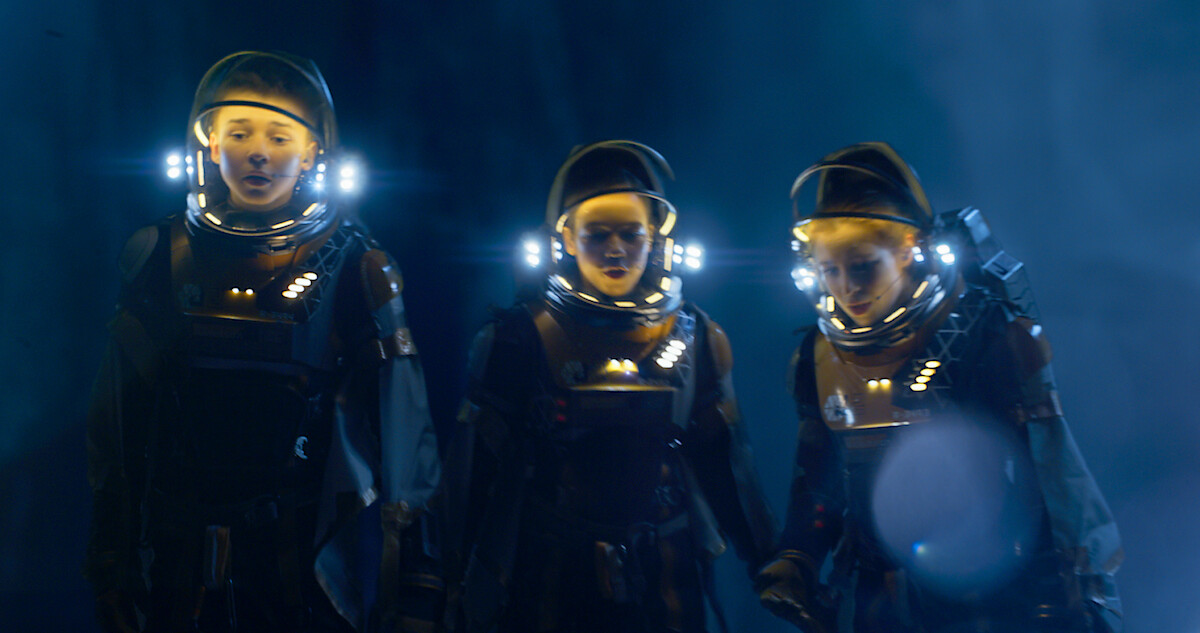 Jump | Lost in Space S3E1
